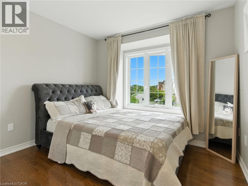 200 Giddings Crescent, Milton, ON - Indoor Photo Showing Bedroom