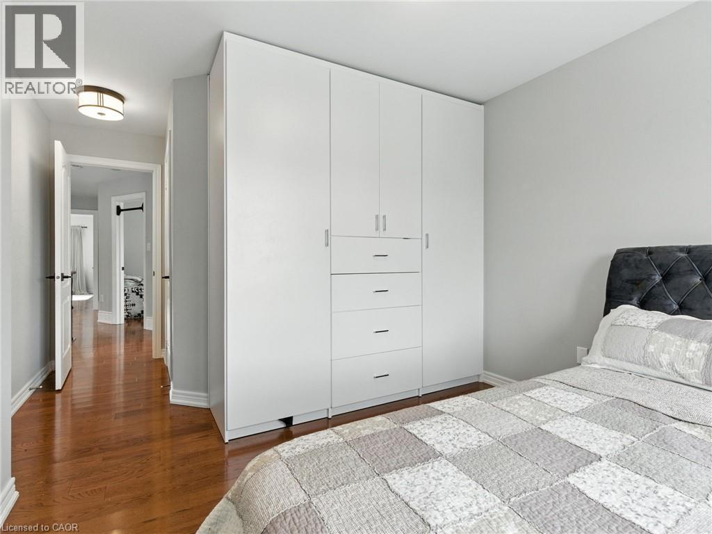 200 Giddings Crescent, Milton, ON - Indoor Photo Showing Bedroom