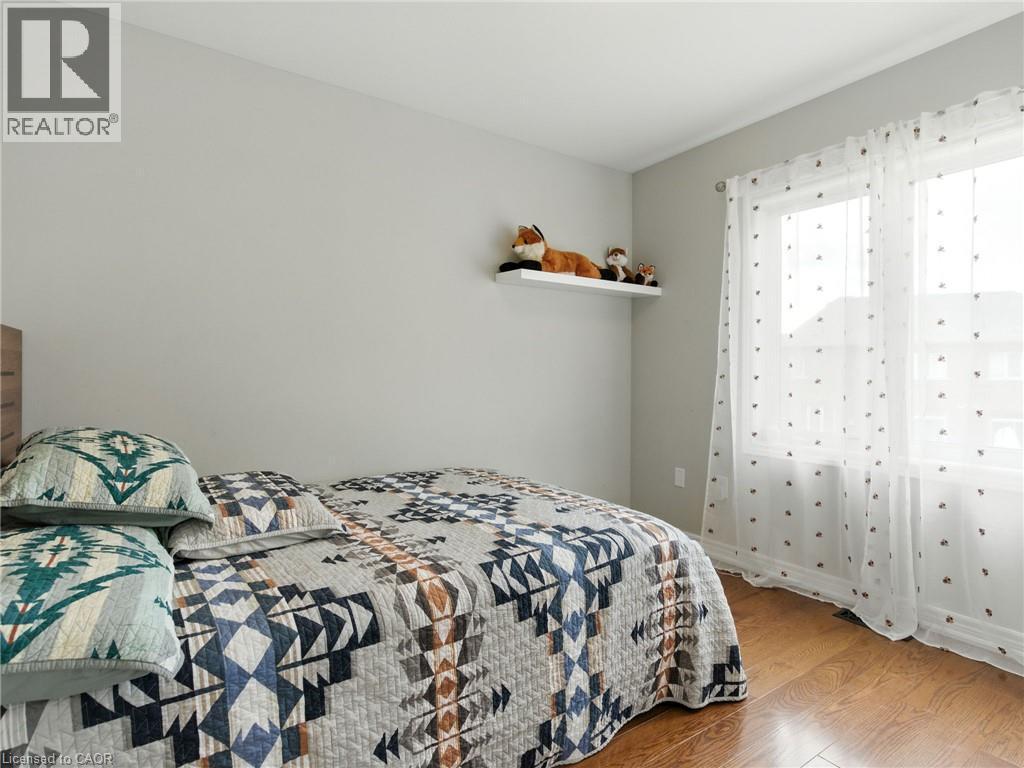 200 Giddings Crescent, Milton, ON - Indoor Photo Showing Bedroom