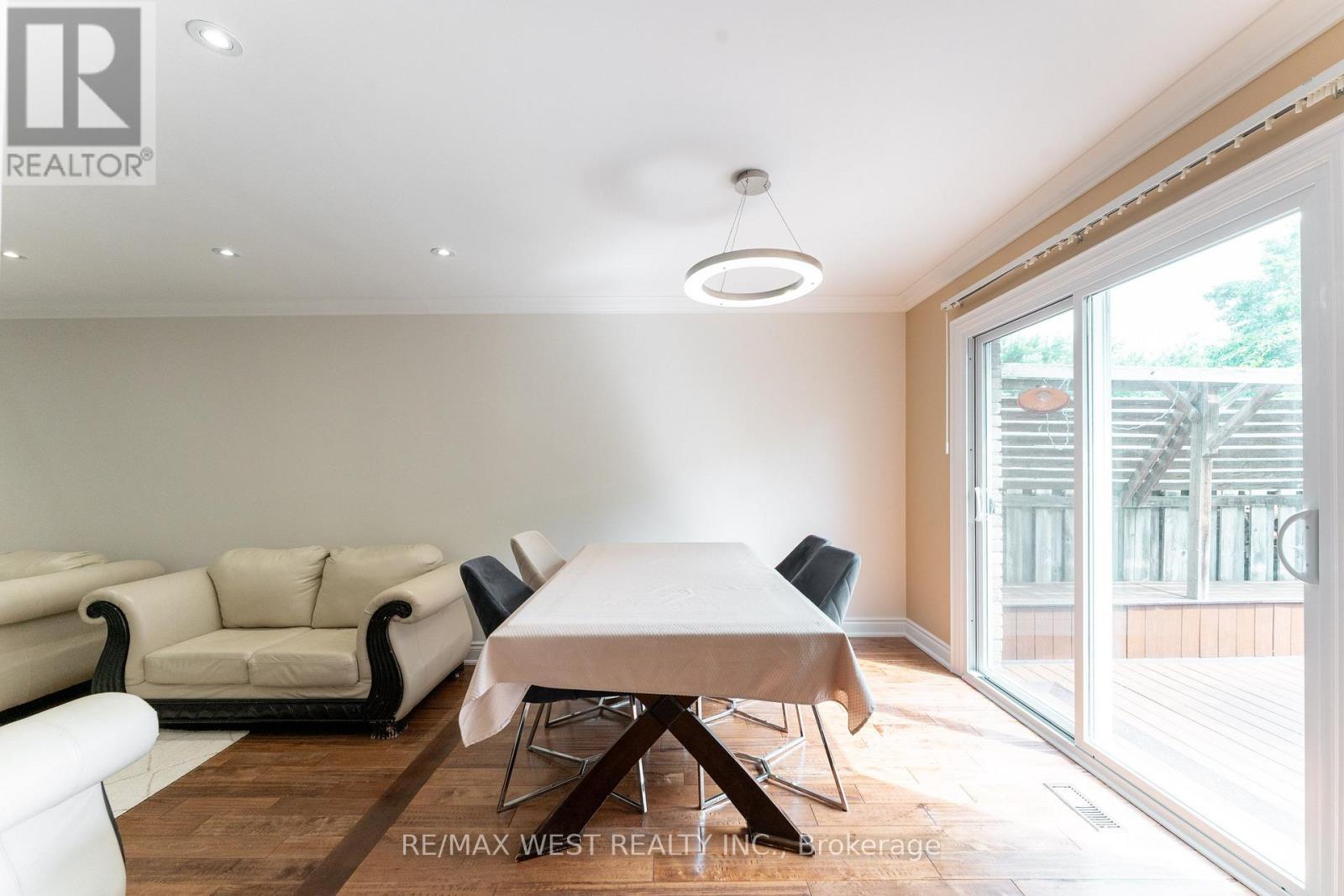 3098 Driftwood Drive, Burlington, ON - Indoor