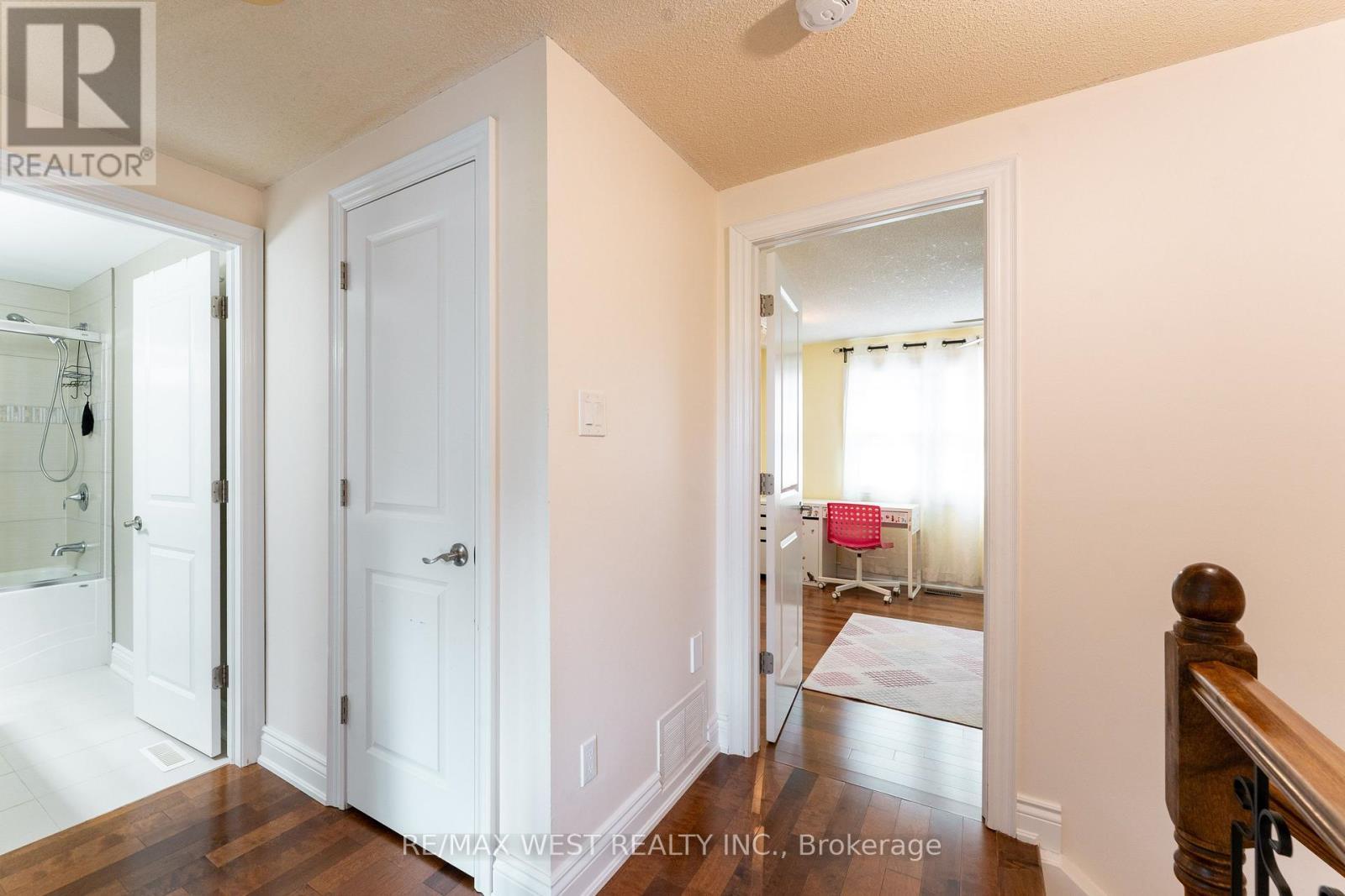3098 Driftwood Drive, Burlington, ON - Indoor Photo Showing Other Room
