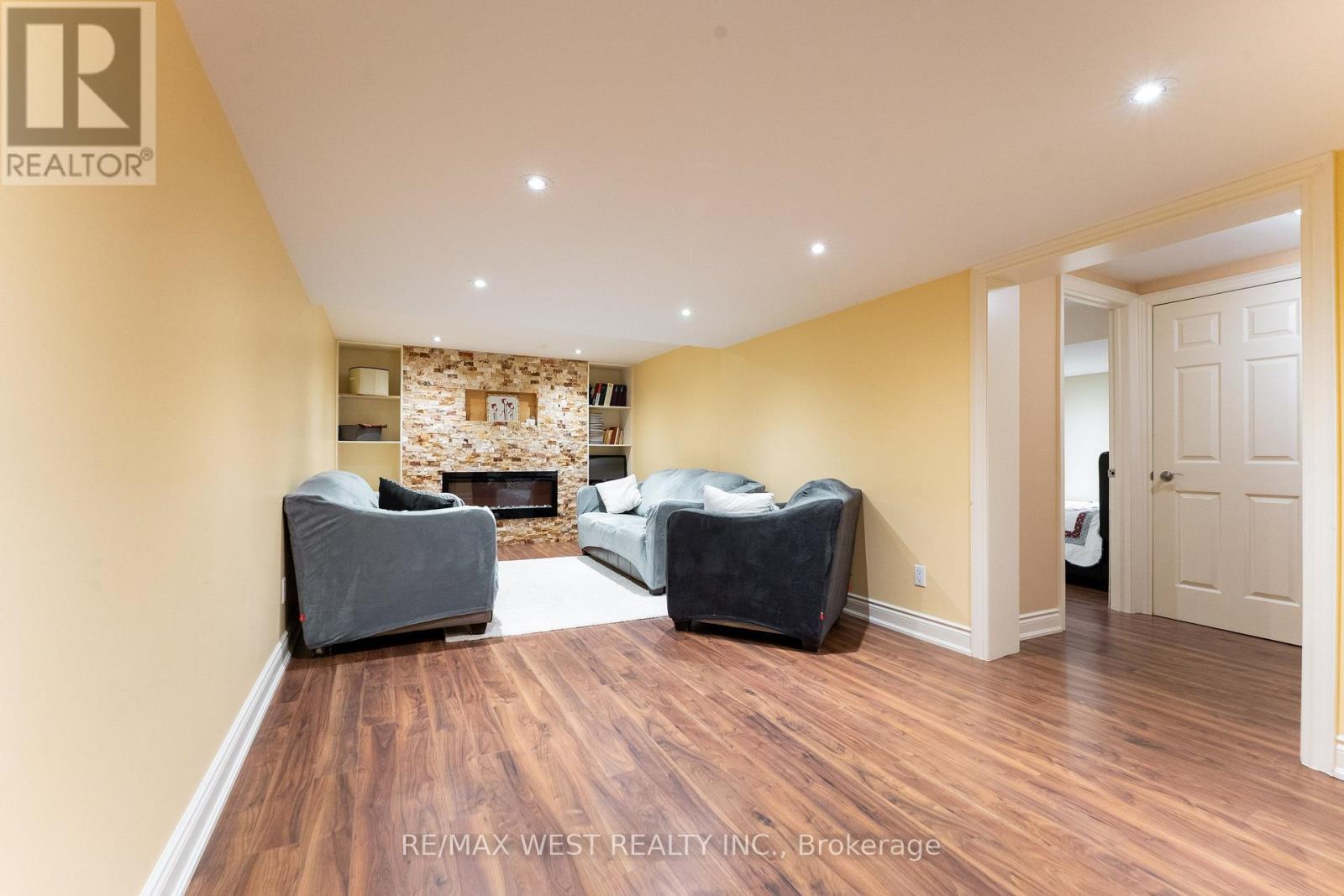 3098 Driftwood Drive, Burlington, ON - Indoor