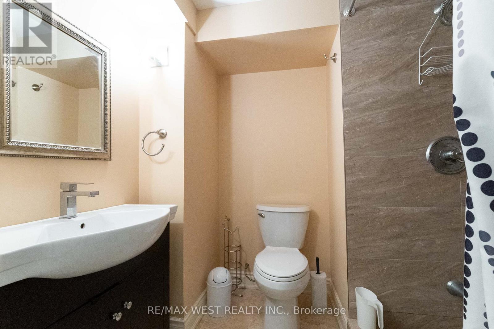 3098 Driftwood Drive, Burlington, ON - Indoor Photo Showing Bathroom