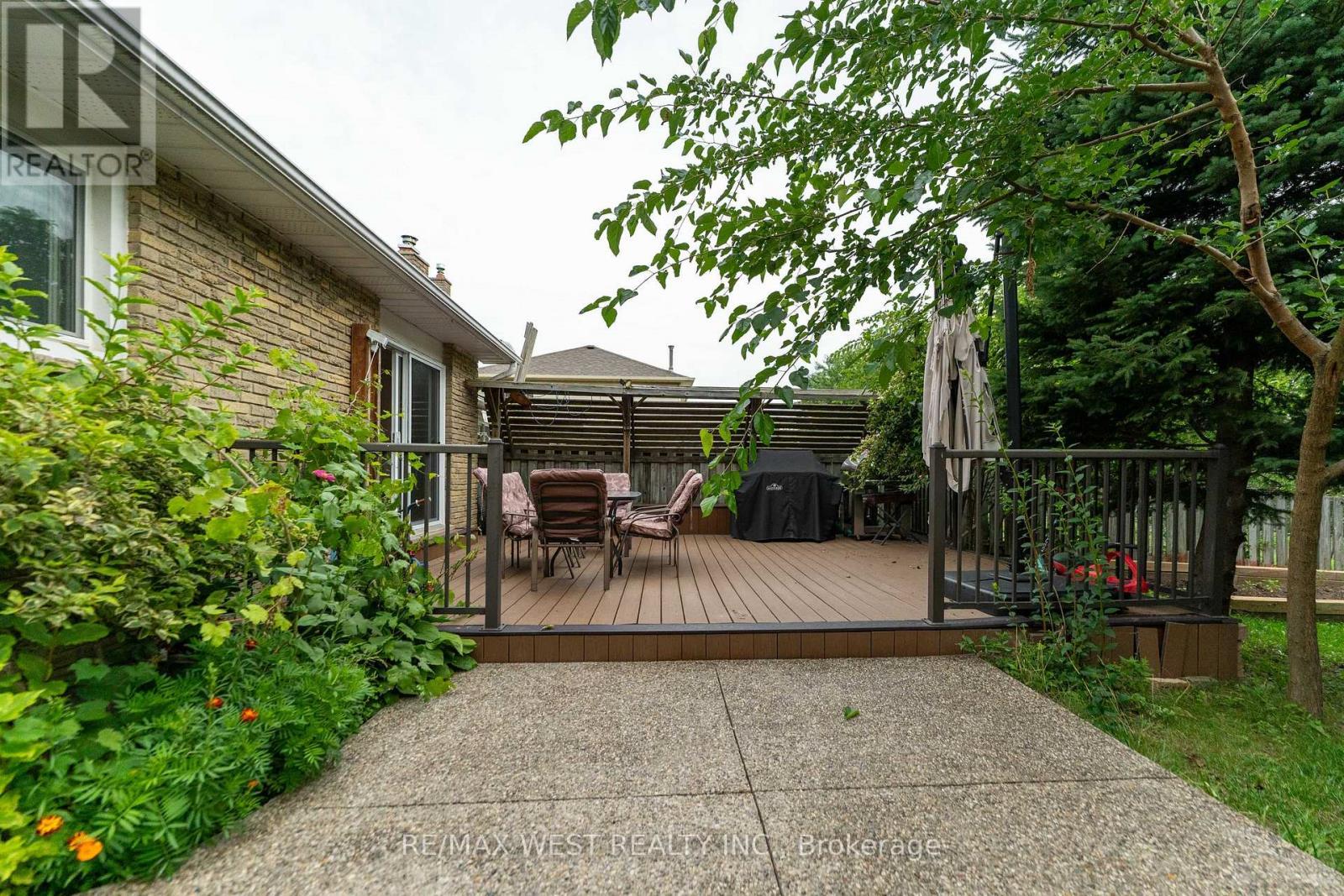 3098 Driftwood Drive, Burlington, ON - Outdoor