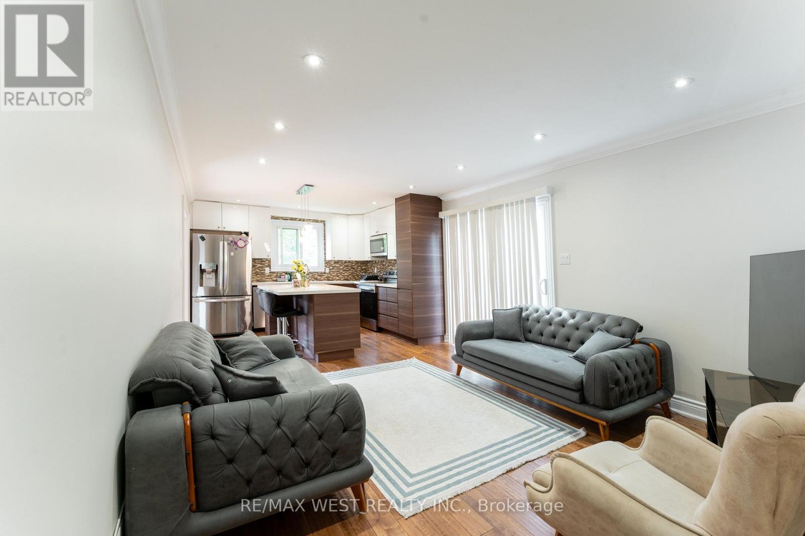 3098 Driftwood Drive, Burlington, ON - Indoor Photo Showing Living Room
