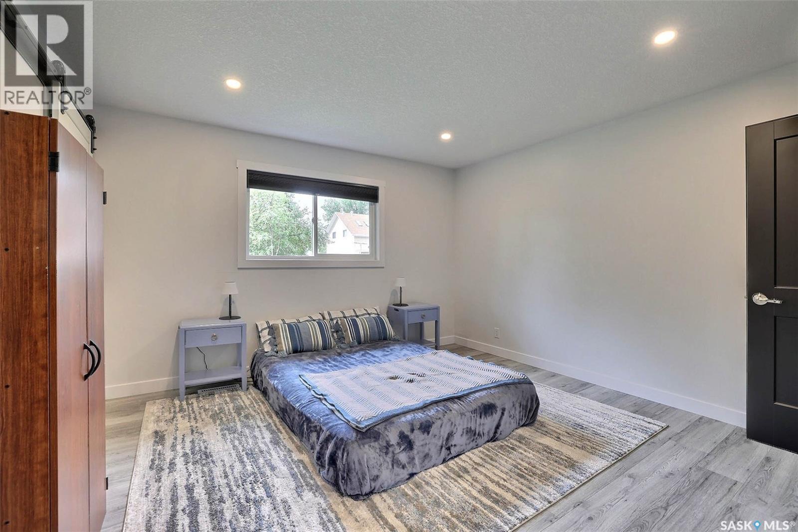 34 Elmwood Place, Regina, SK - Indoor Photo Showing Bedroom