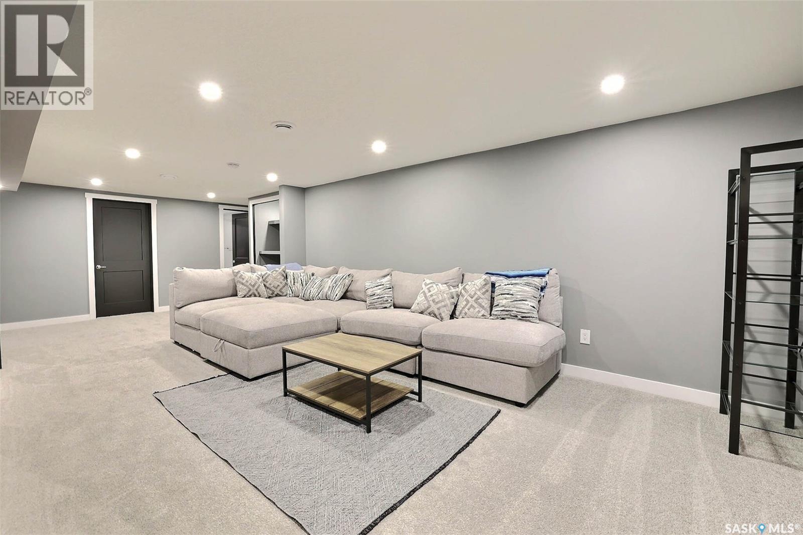34 Elmwood Place, Regina, SK - Indoor