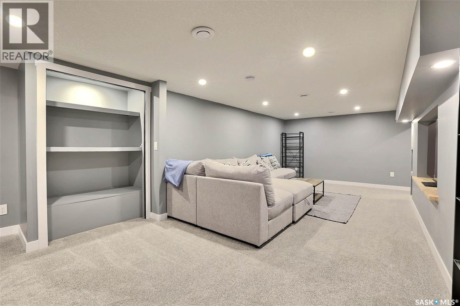 34 Elmwood Place, Regina, SK - Indoor