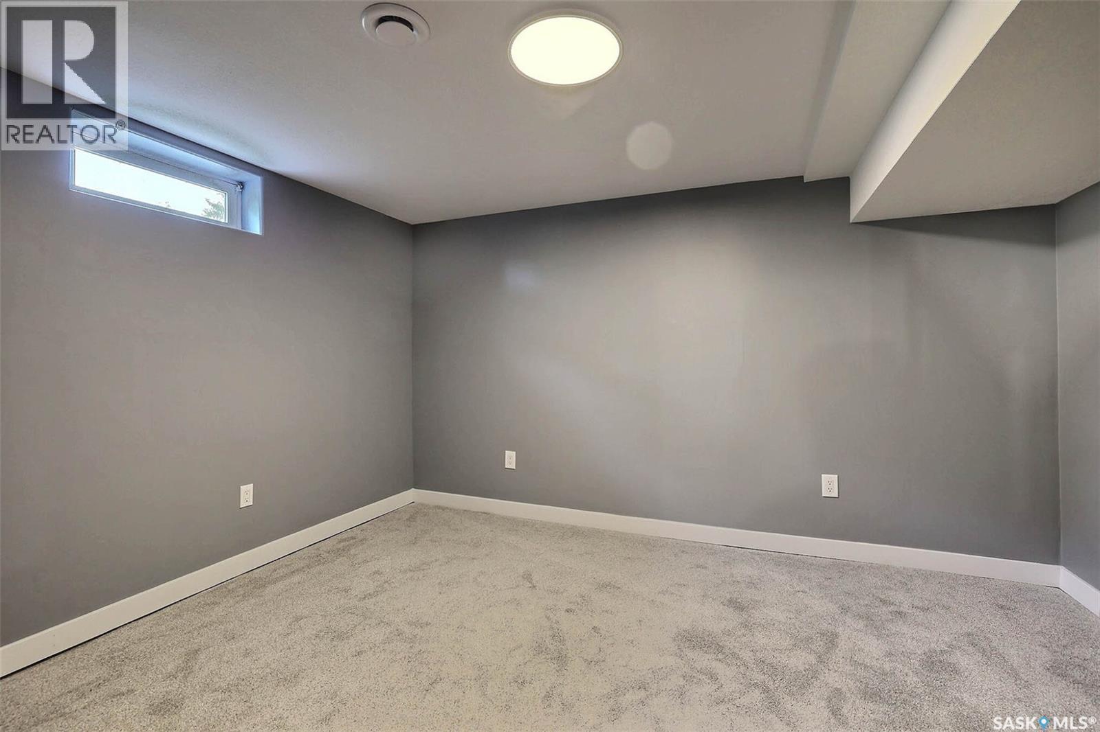 34 Elmwood Place, Regina, SK - Indoor