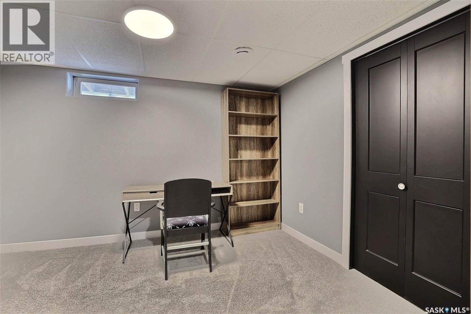 34 Elmwood Place, Regina, SK - Indoor