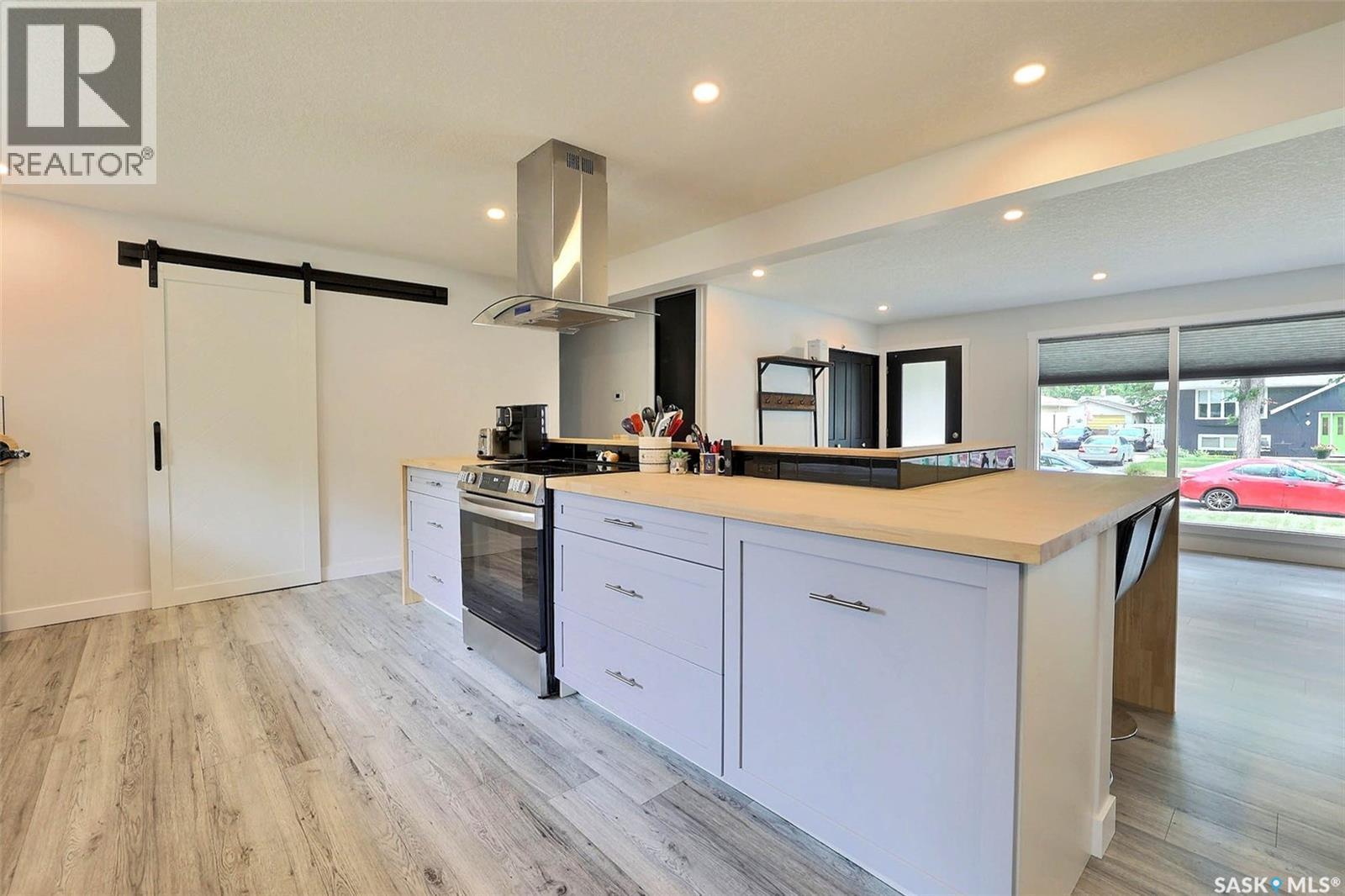 34 Elmwood Place, Regina, SK - Indoor