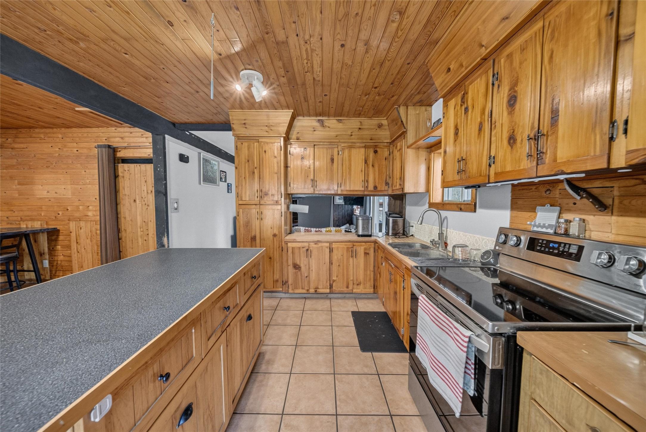 6365 Murray Road, Jaffray, BC