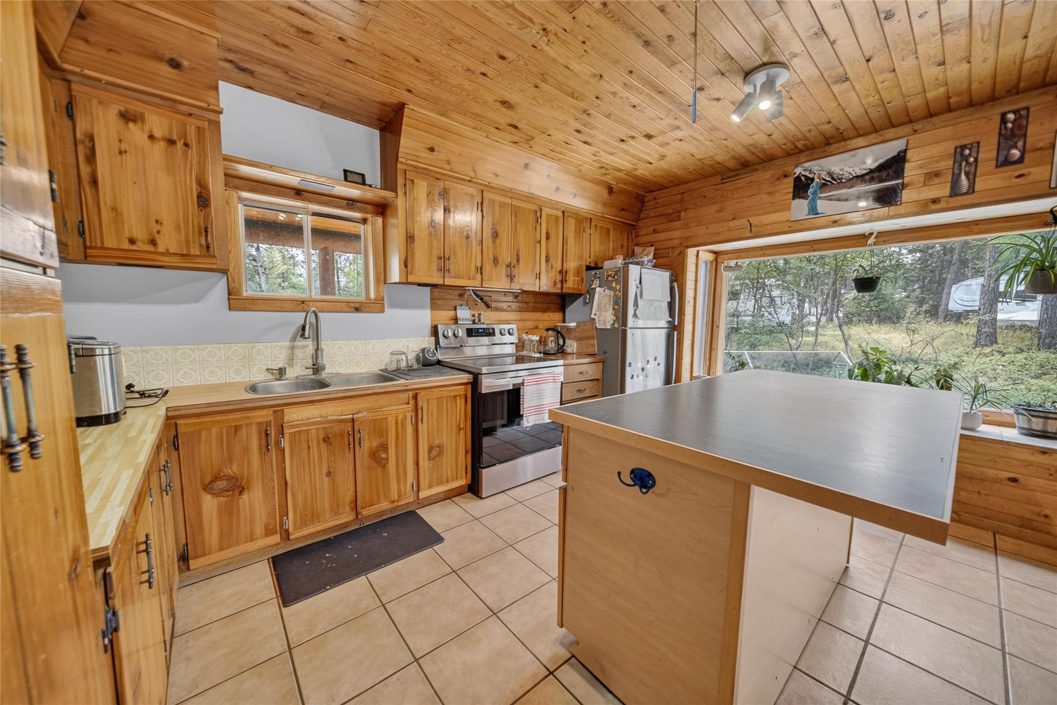 6365 Murray Road, Jaffray, BC