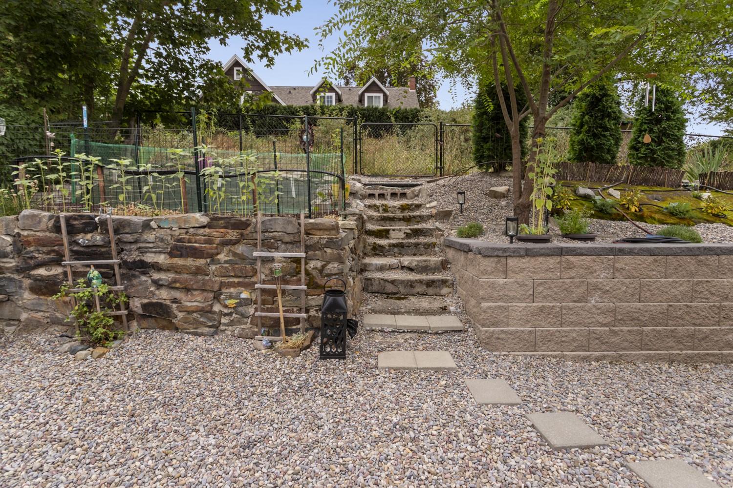 711 Ibbitson Street, Creston, BC - Outdoor