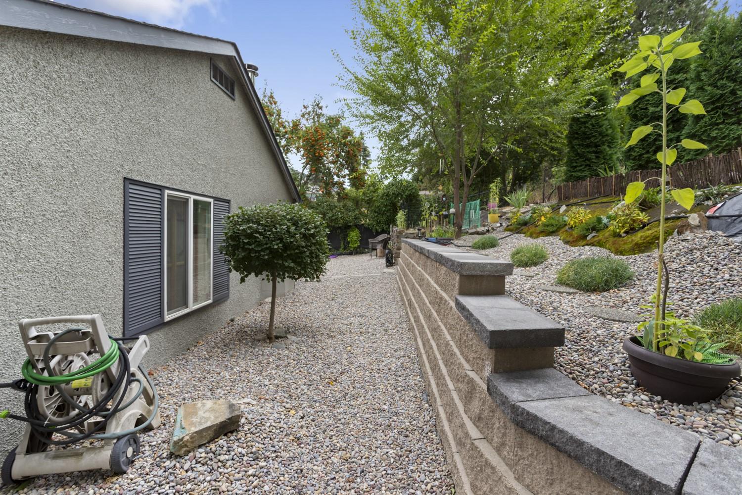 711 Ibbitson Street, Creston, BC - Outdoor