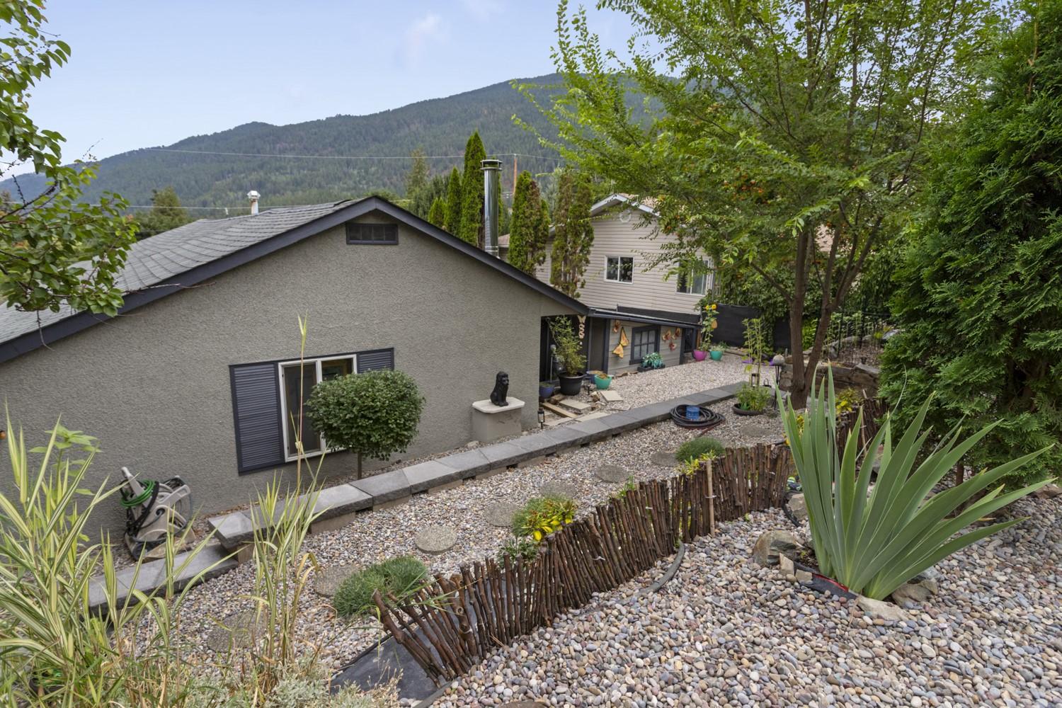 711 Ibbitson Street, Creston, BC - Outdoor