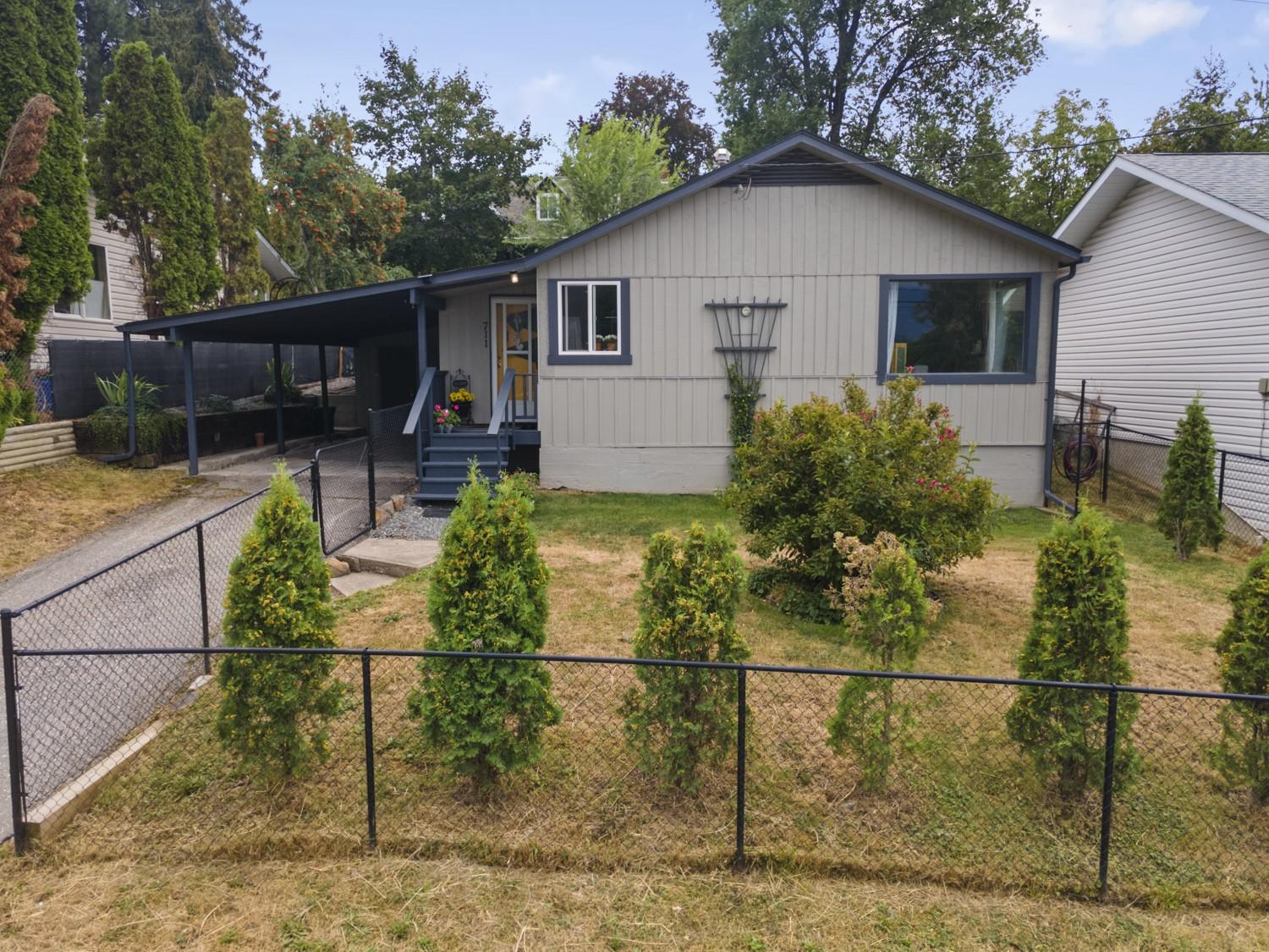 711 Ibbitson Street, Creston, BC - Outdoor