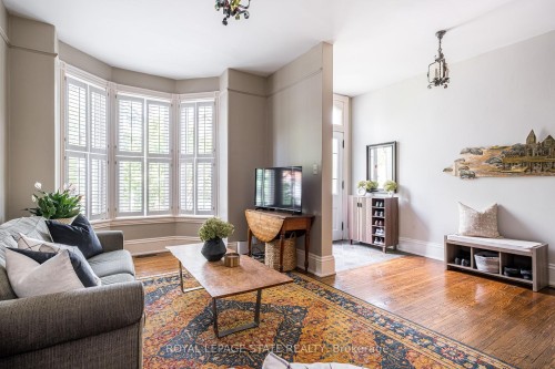 151 Markland Street, Hamilton, ON - Indoor Photo Showing Living Room