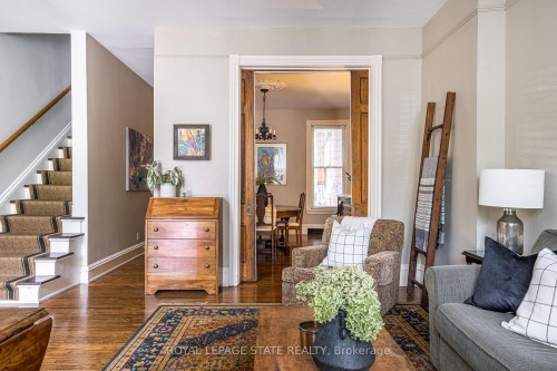 151 Markland Street, Hamilton, ON - Indoor Photo Showing Living Room