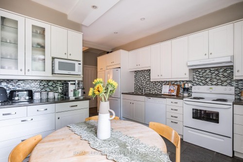 151 Markland Street, Hamilton, ON - Indoor Photo Showing Kitchen