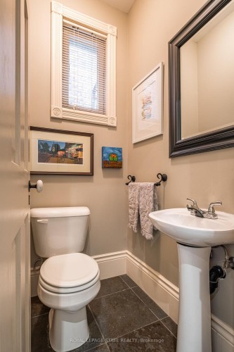 151 Markland Street, Hamilton, ON - Indoor Photo Showing Bathroom