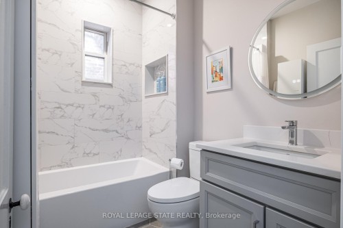 151 Markland Street, Hamilton, ON - Indoor Photo Showing Bathroom