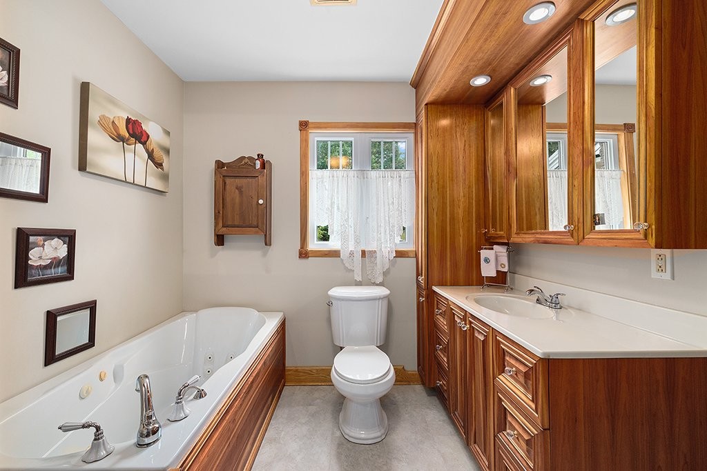 Bathroom - 41 Ch. Maccreadie, Otter Lake, QC - Indoor Photo Showing Bathroom