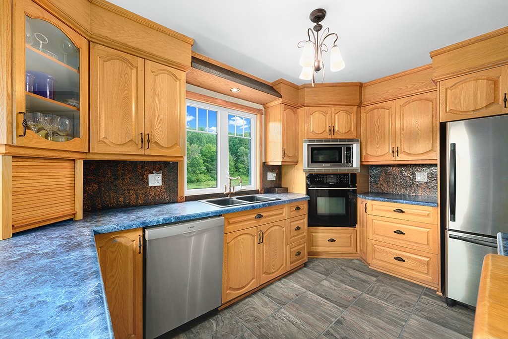 Kitchen - 41 Ch. Maccreadie, Otter Lake, QC - Indoor Photo Showing Kitchen With Double Sink