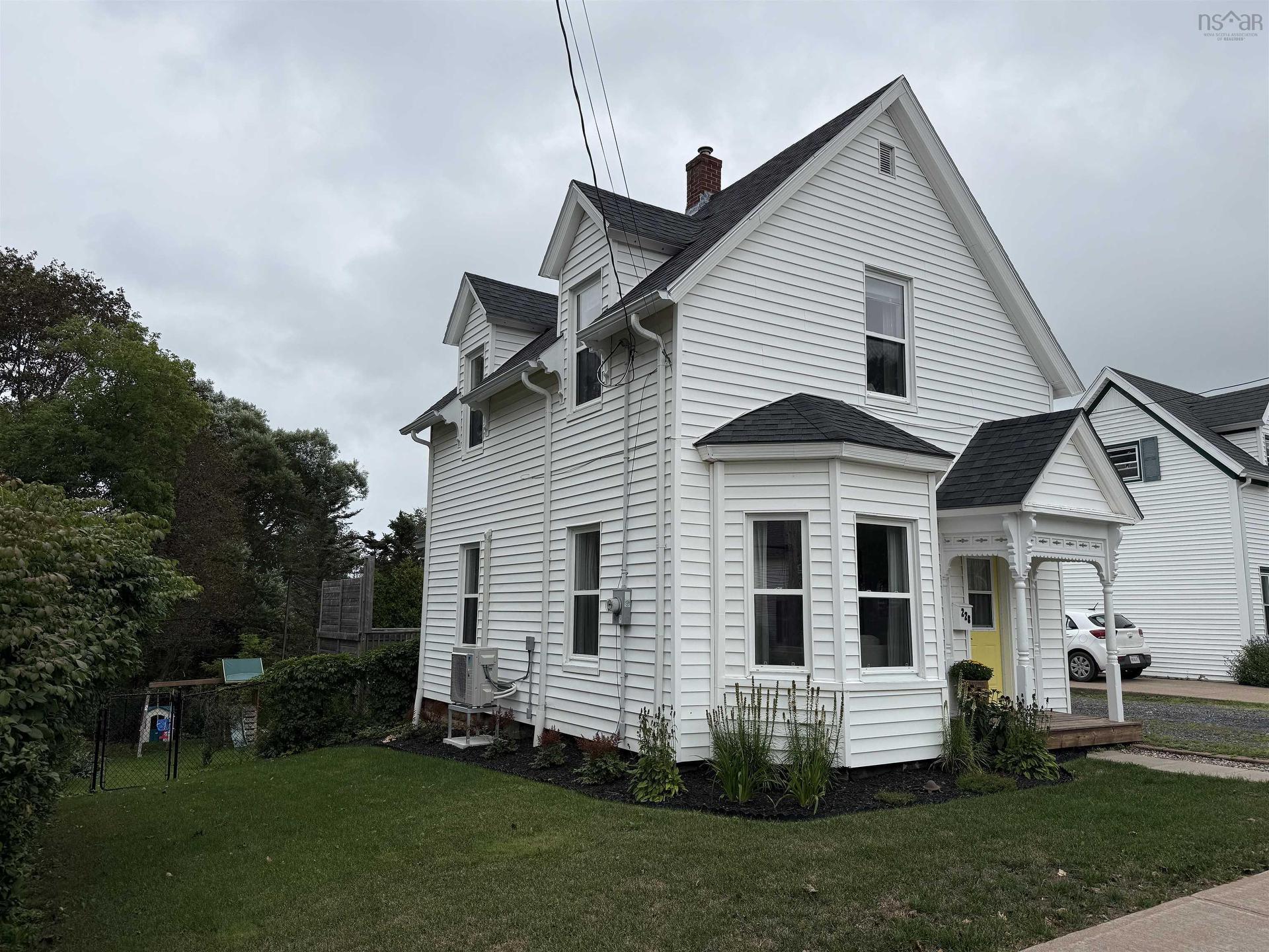 228 Cottage Street, New Glasgow, NS - Outdoor