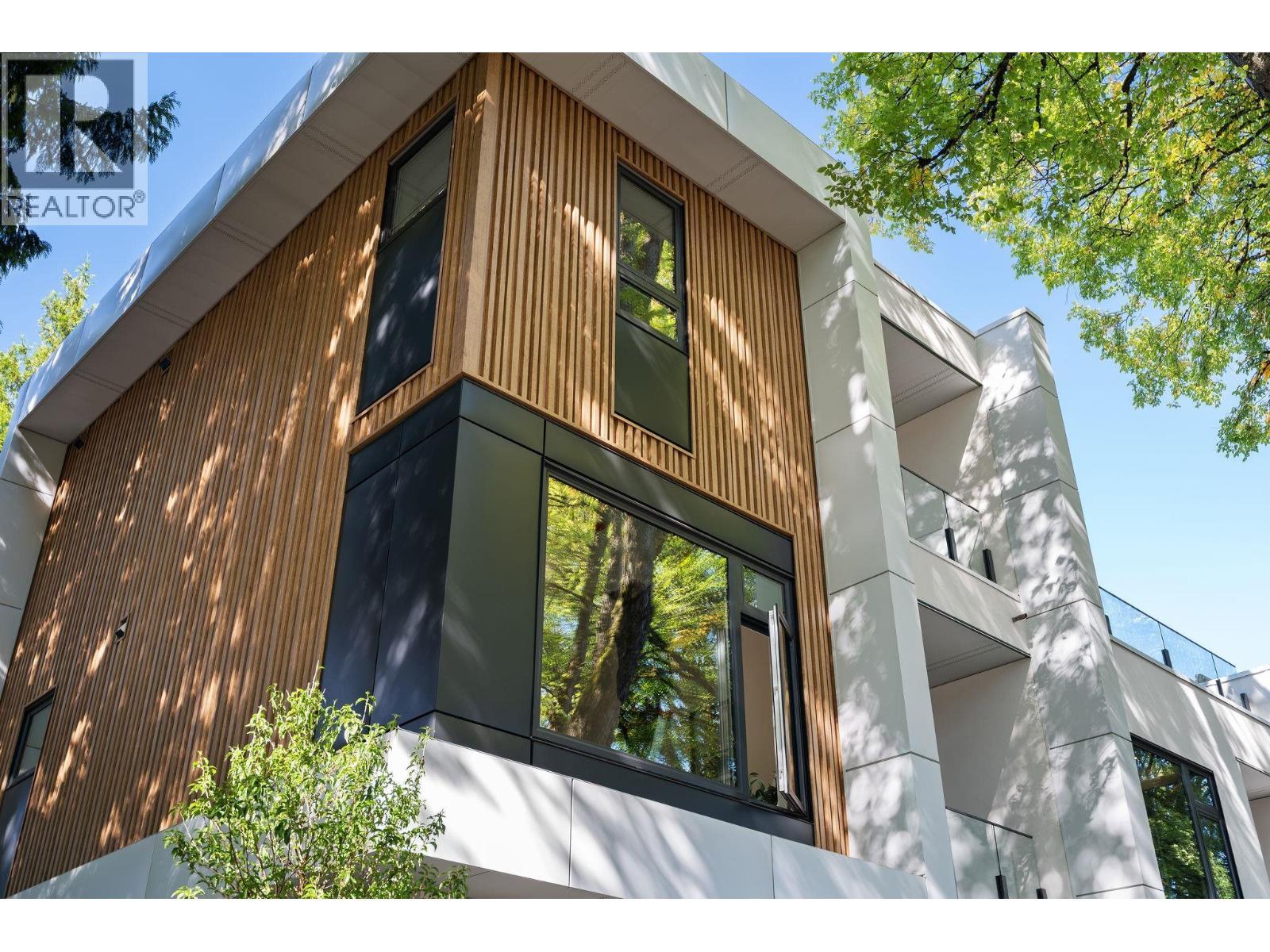 4 1491 Devonshire Crescent, Vancouver, BC - Outdoor With Exterior