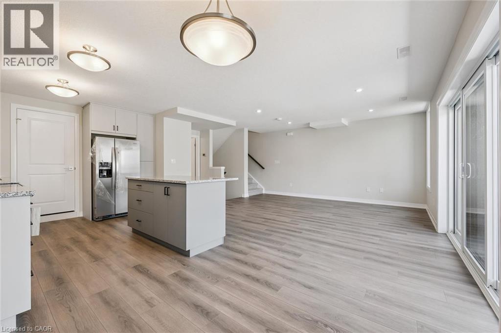 525 Erinbrook Drive Unit# B046, Kitchener, ON - Indoor Photo Showing Kitchen