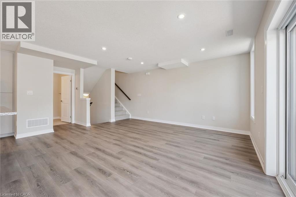 525 Erinbrook Drive Unit# B046, Kitchener, ON - Indoor Photo Showing Other Room