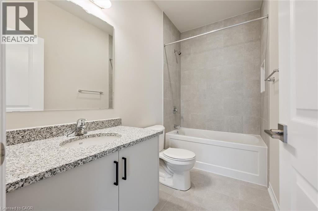 525 Erinbrook Drive Unit# B046, Kitchener, ON - Indoor Photo Showing Bathroom