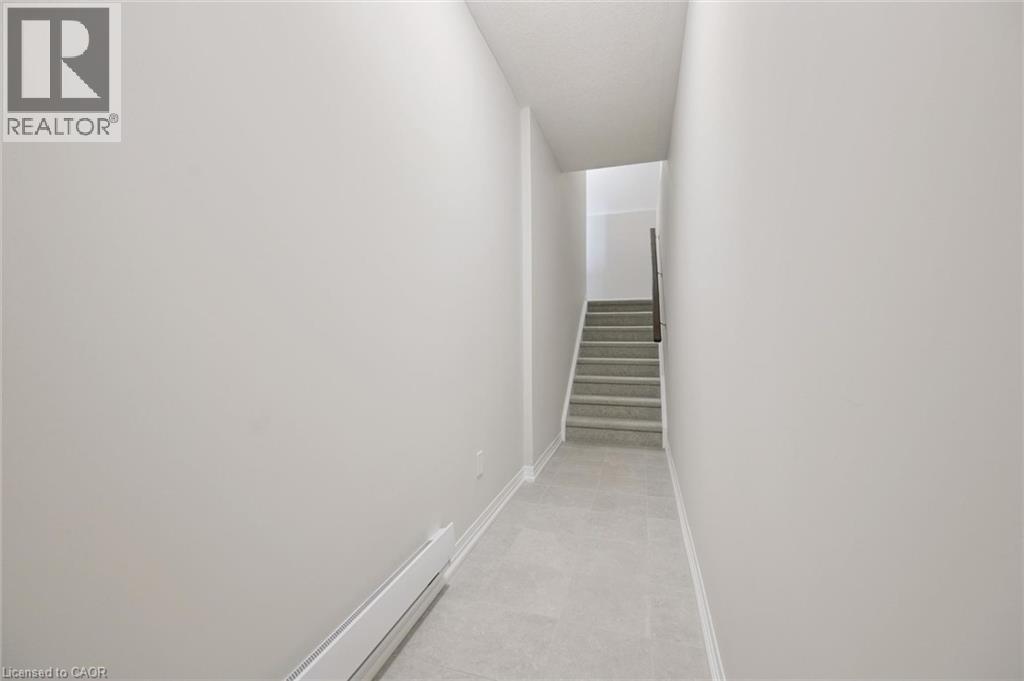 525 Erinbrook Drive Unit# B046, Kitchener, ON - Indoor Photo Showing Other Room