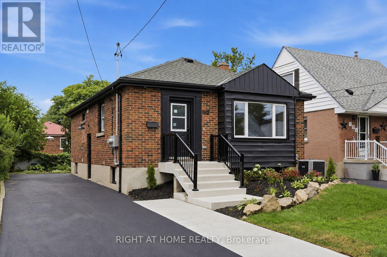 156 E 36Th Street, Hamilton, ON - Outdoor