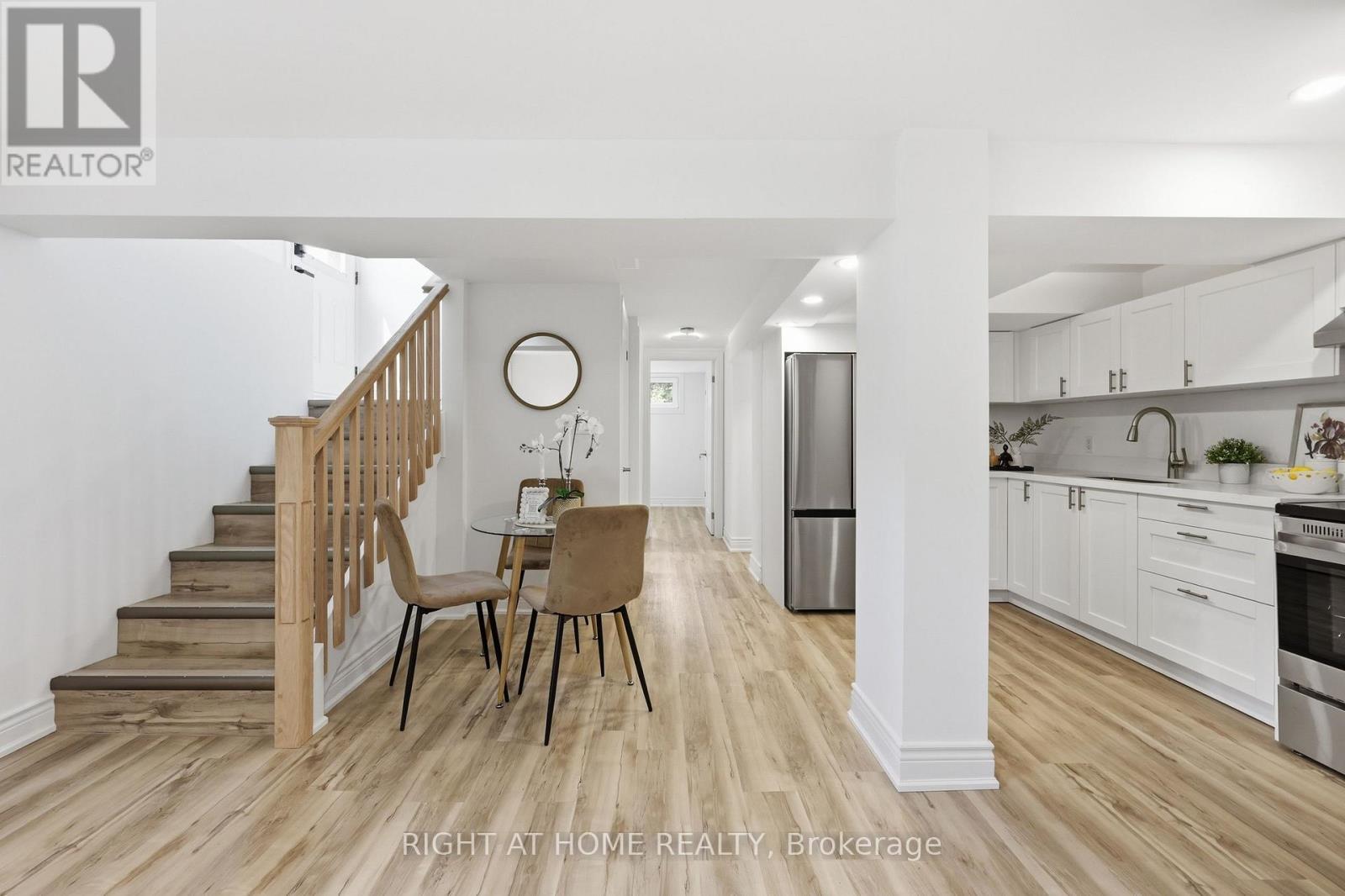156 E 36Th Street, Hamilton, ON - Indoor Photo Showing Other Room