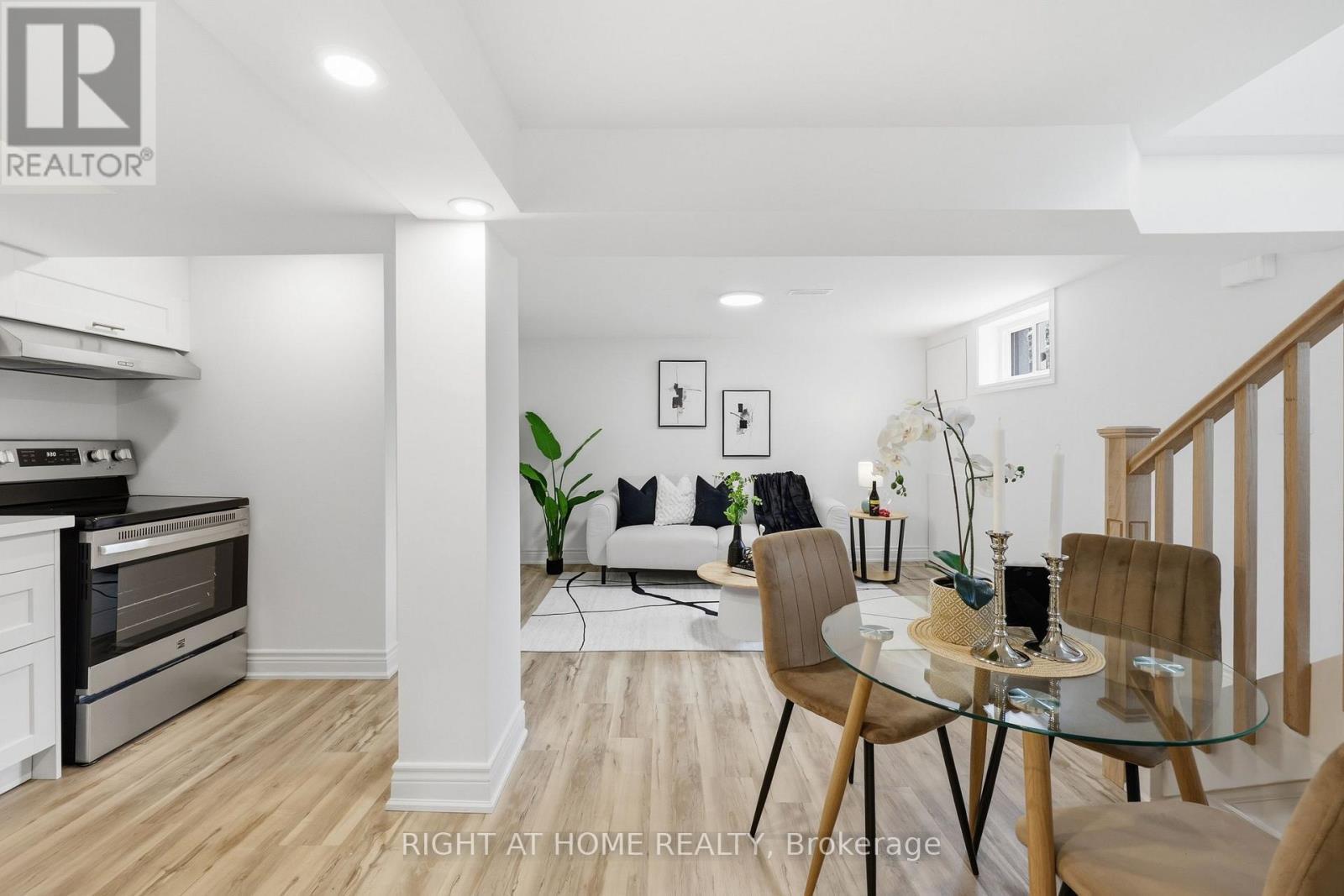 156 E 36Th Street, Hamilton, ON - Indoor