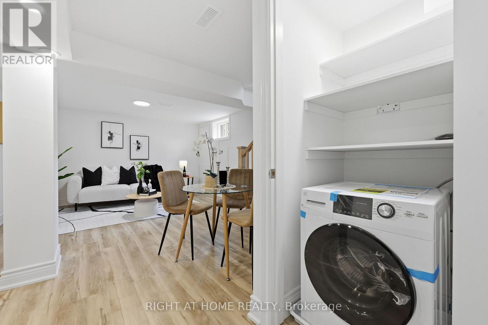 156 E 36Th Street, Hamilton, ON - Indoor Photo Showing Laundry Room