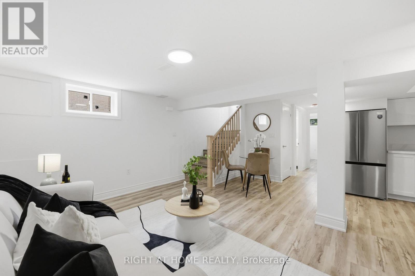 156 E 36Th Street, Hamilton, ON - Indoor