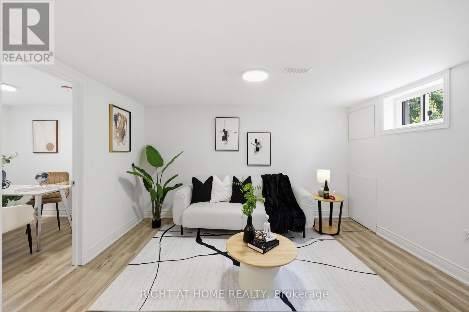 156 E 36Th Street, Hamilton, ON - Indoor