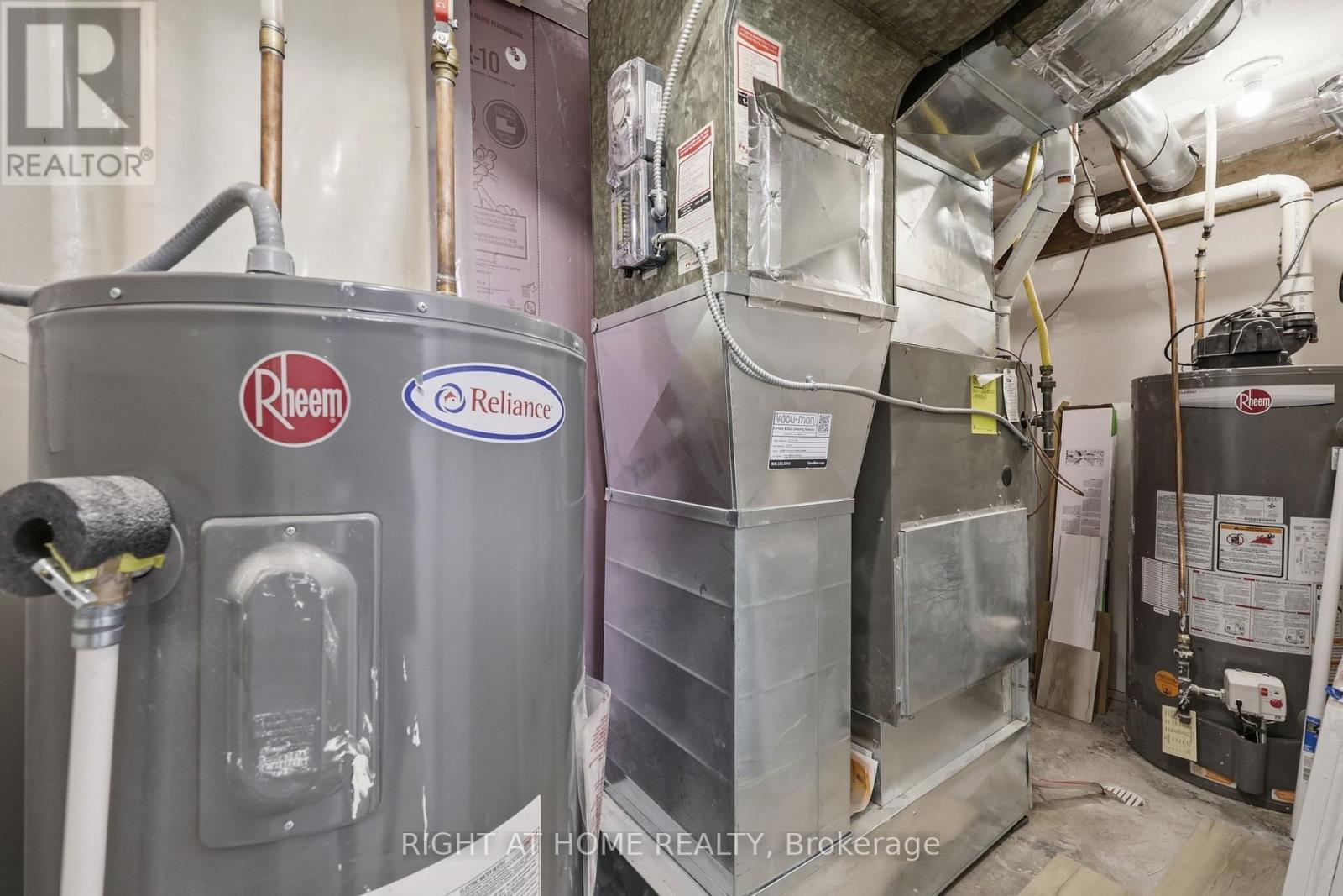156 E 36Th Street, Hamilton, ON - Indoor