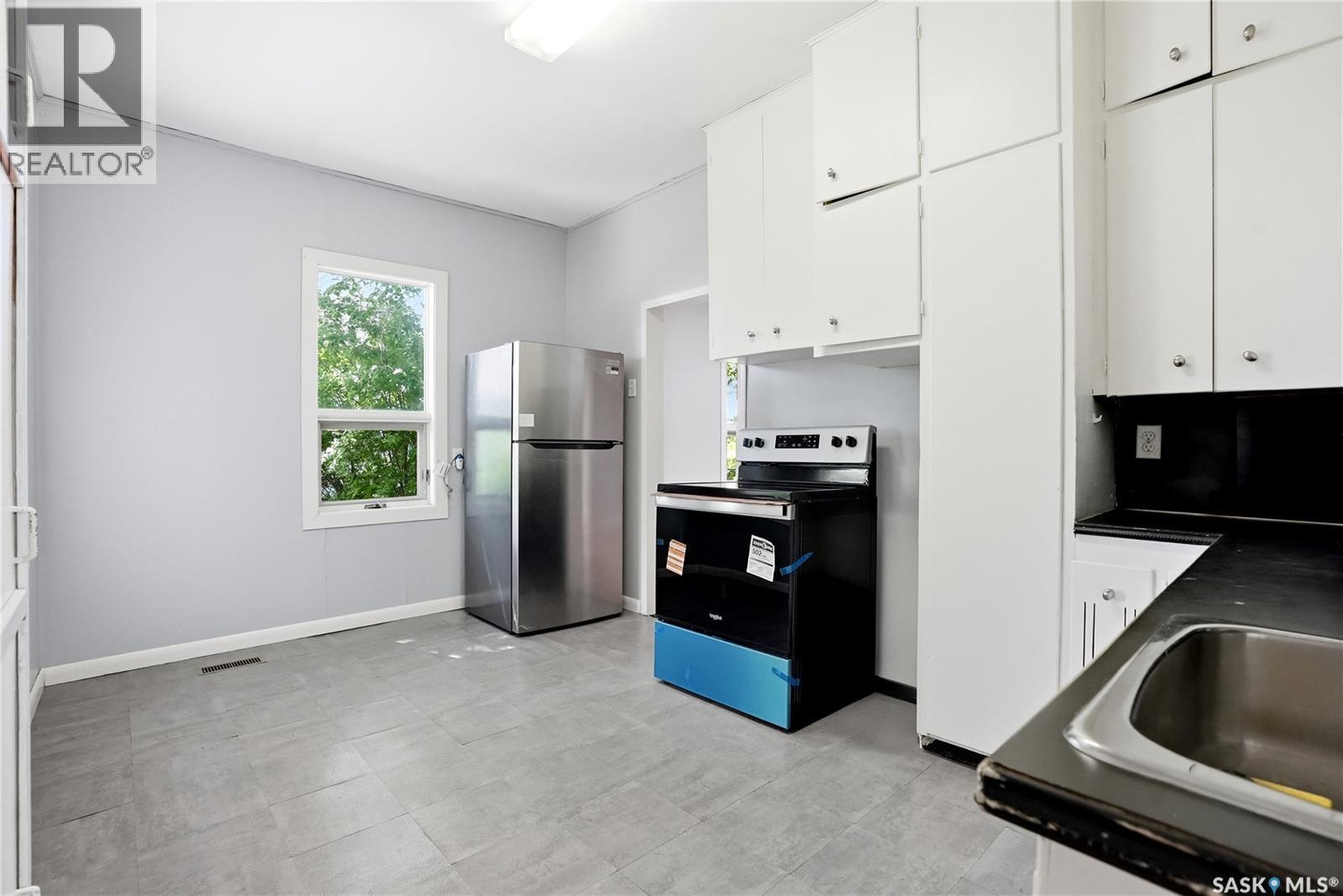 103A Norman Avenue, Aberdeen, SK - Indoor Photo Showing Kitchen