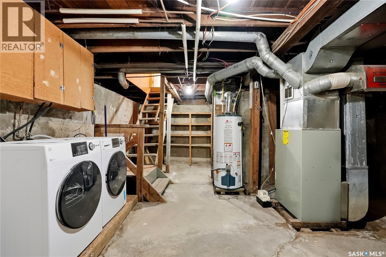 103A Norman Avenue, Aberdeen, SK - Indoor Photo Showing Laundry Room