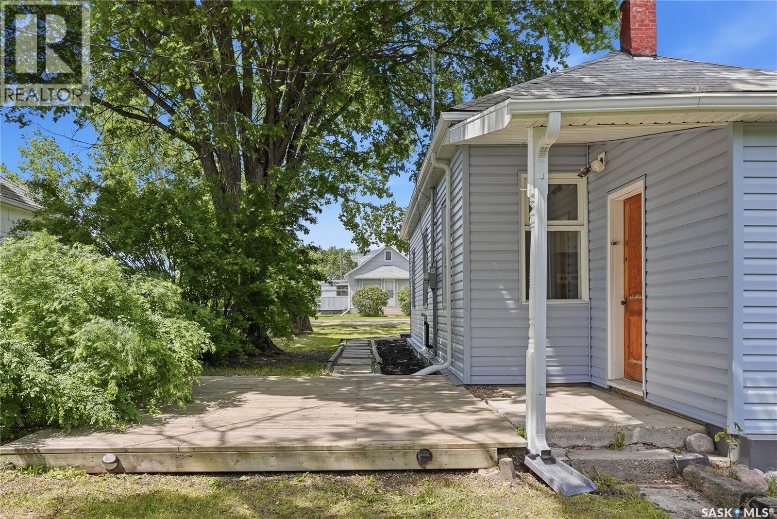 103A Norman Avenue, Aberdeen, SK - Outdoor