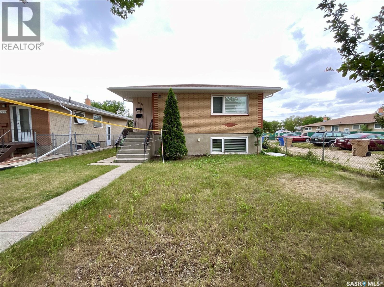 1208 Bond Street, Regina, SK - Outdoor