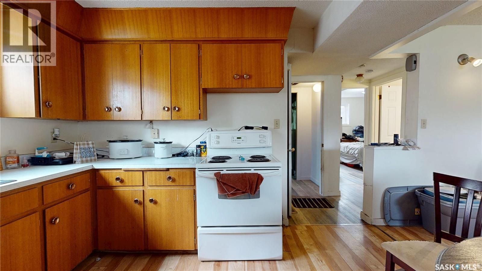 1208 Bond Street, Regina, SK - Indoor Photo Showing Kitchen