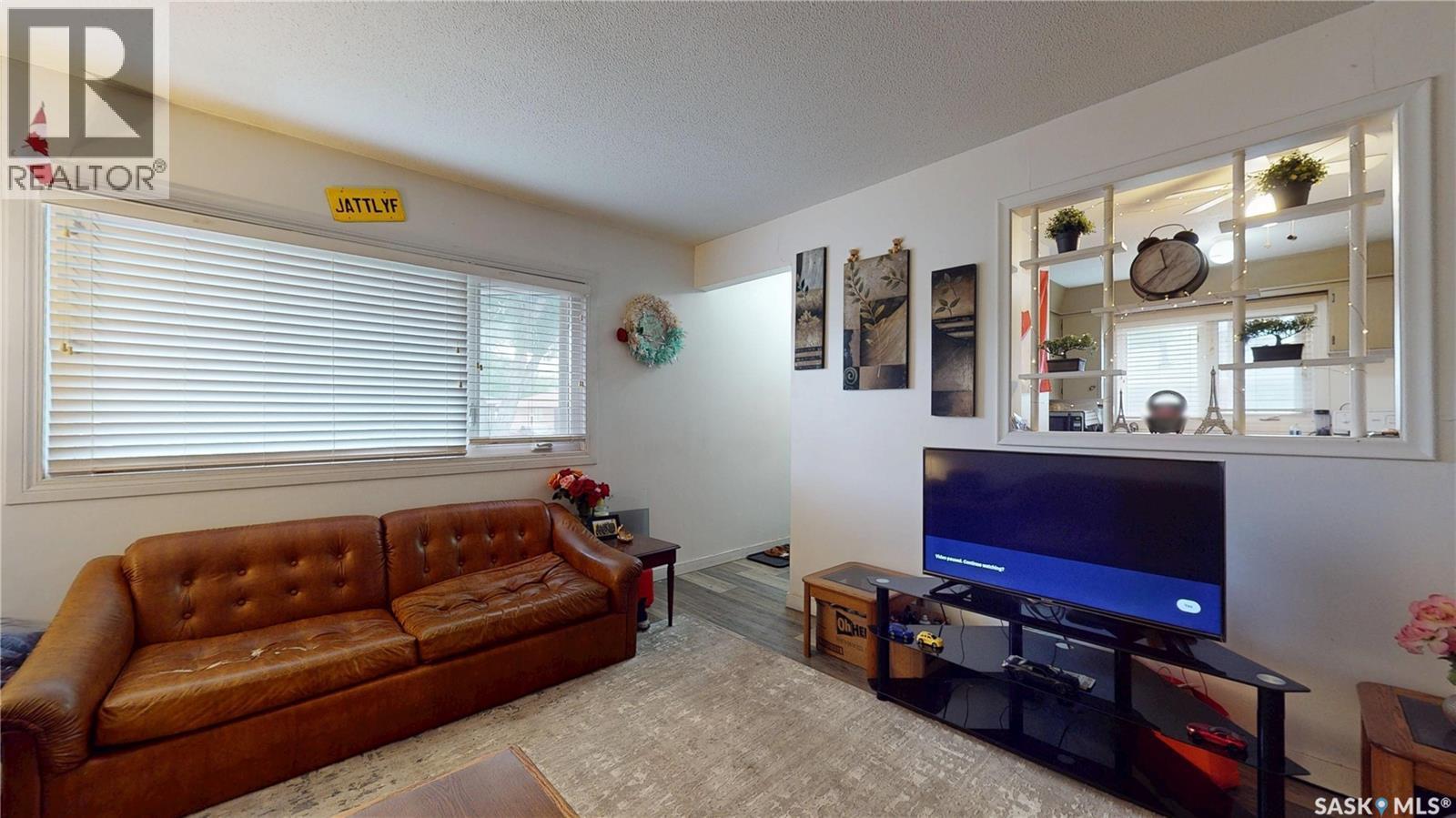 1208 Bond Street, Regina, SK - Indoor