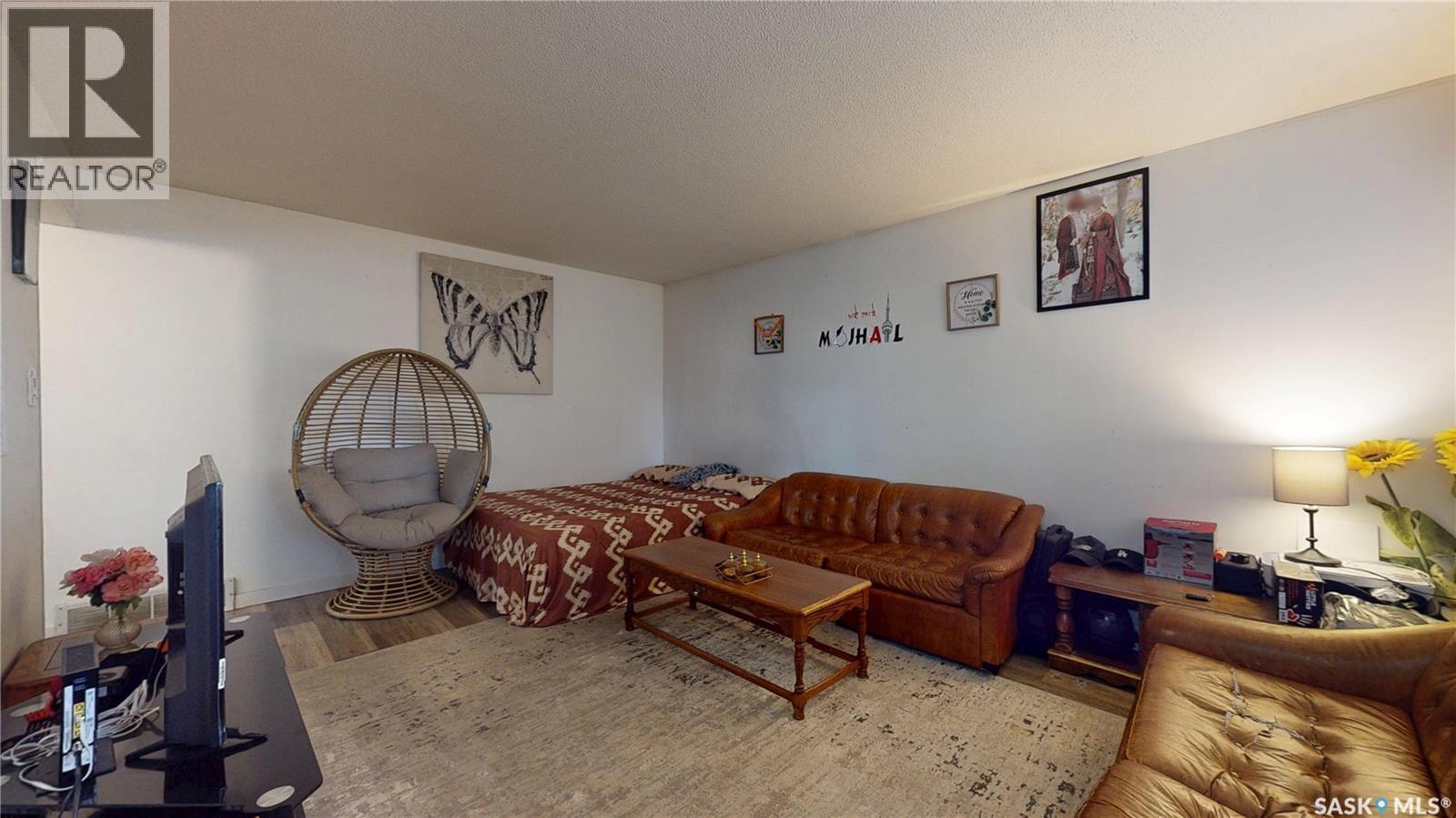 1208 Bond Street, Regina, SK - Indoor