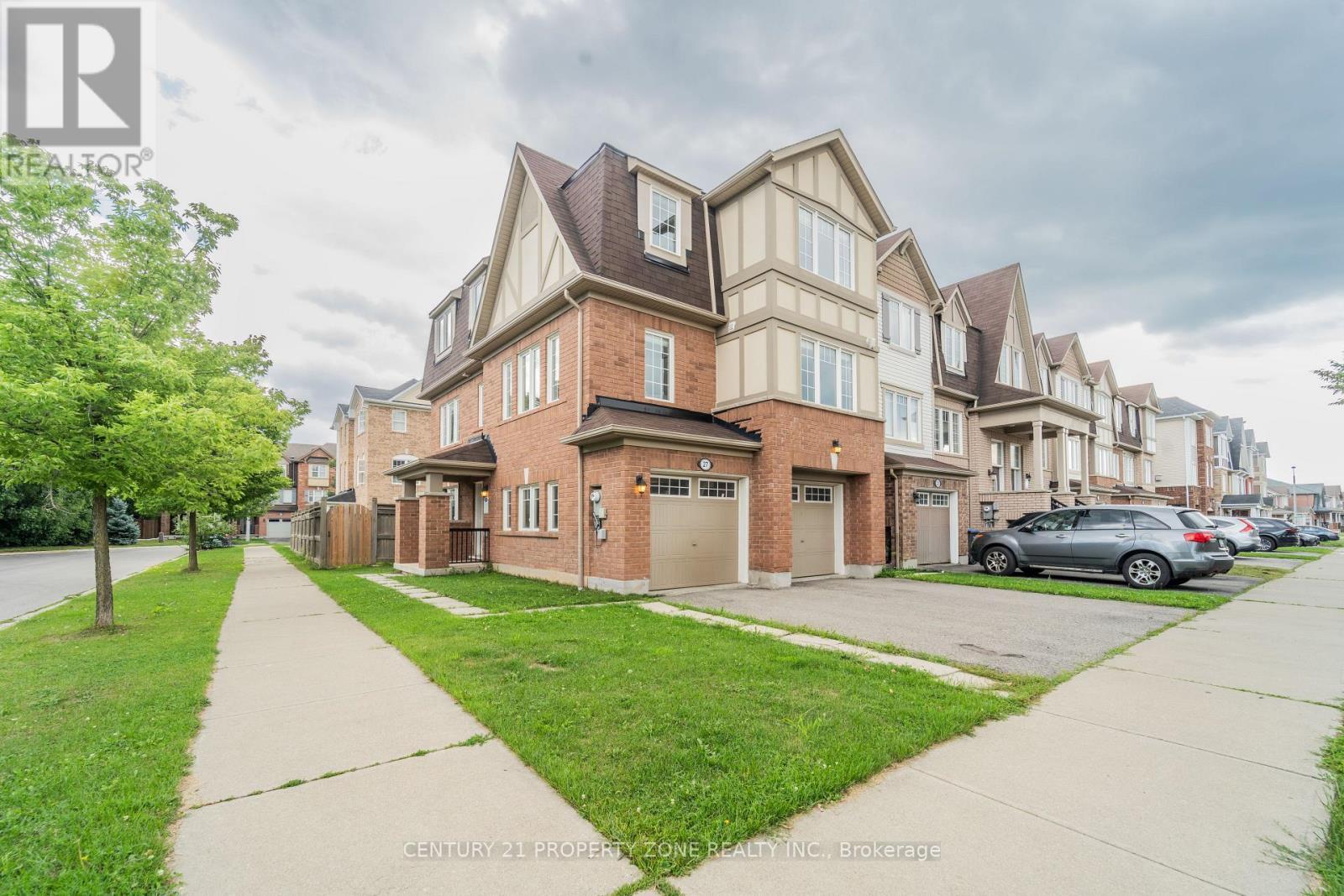 27 Midhope Way, Brampton, ON - Outdoor With Facade