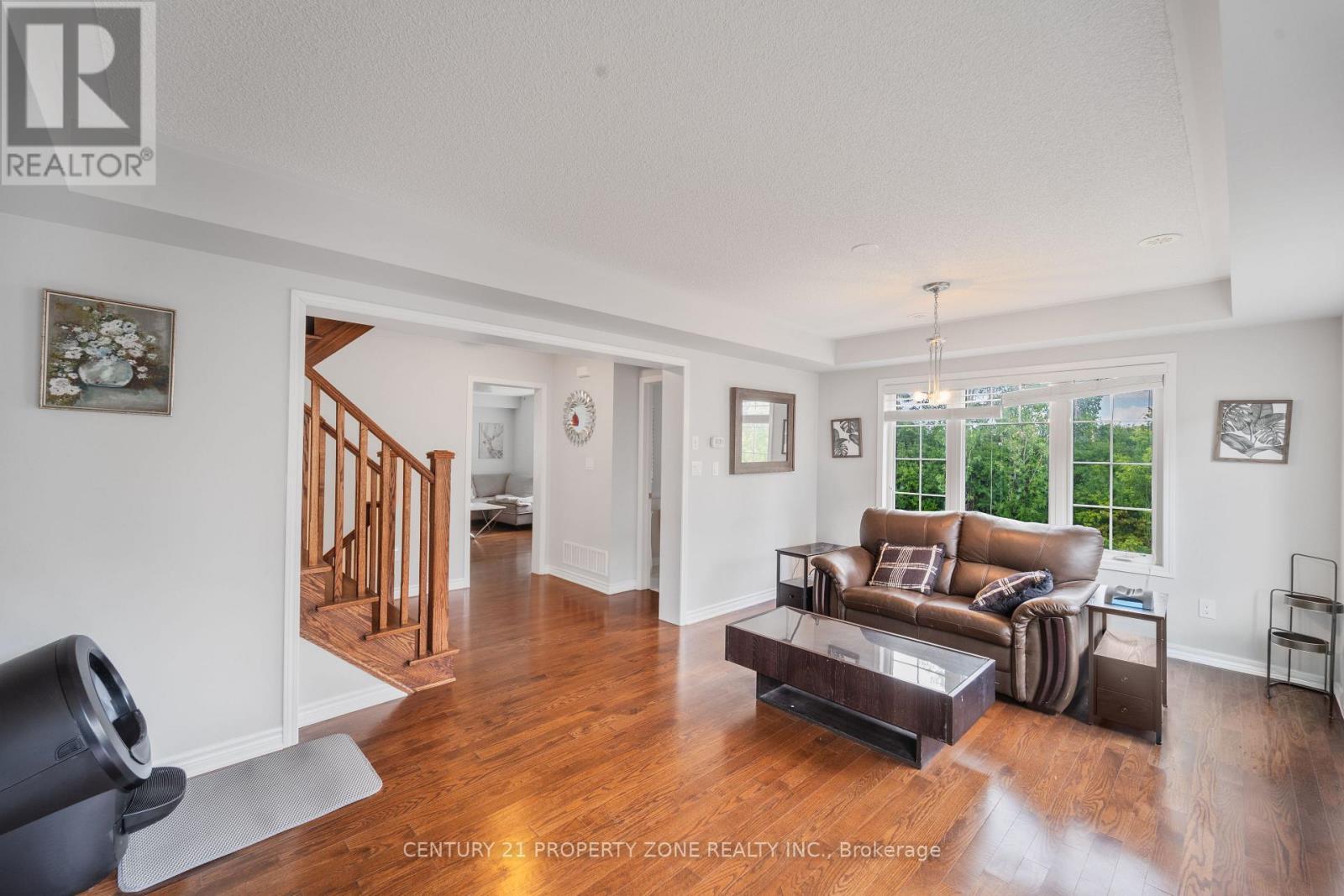 27 Midhope Way, Brampton, ON - Indoor Photo Showing Living Room